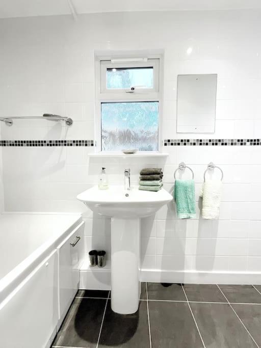 White Eden - Explore Cornwall From A Comfy Central Appartment St Austell Εξωτερικό φωτογραφία